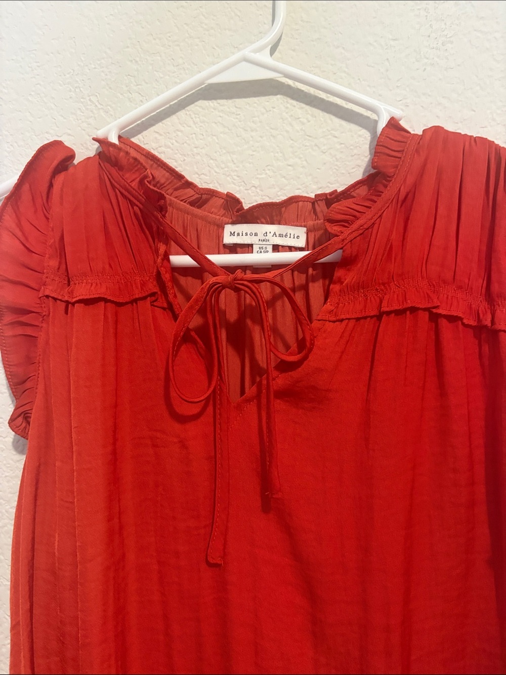 Maison D’Amelie Paris coral Red Ruffle-Trim V-Neck Blouse with satin feel Small - Picture 5 of 5